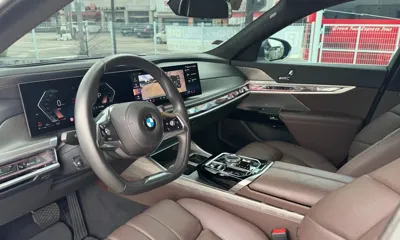 BMW 7-Series 2023, 42903 км, за 58540.06 USD - фото 12