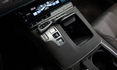 Hyundai Grandeur 2021, 101690 км, за 15557.31 USD - фото 9