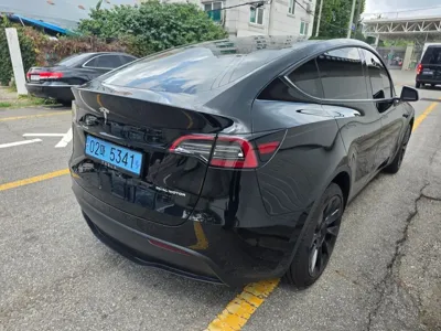 Tesla Model Y 2024, 8500 км, за 33224.77 USD