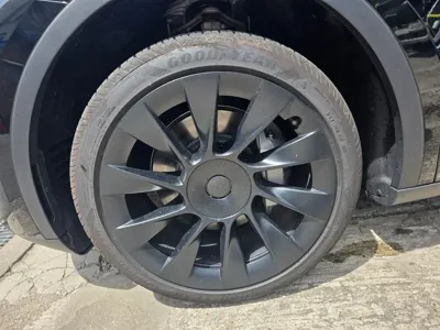 Tesla Model Y 2024, 8500 км, за 33224.77 USD - фото 15