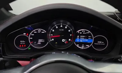 Porsche Cayenne 2023, 35822 км, за 69641.73 USD - фото 8
