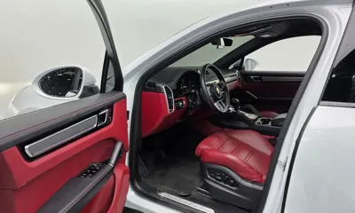 Porsche Cayenne 2023, 35822 км, за 69641.73 USD - фото 10