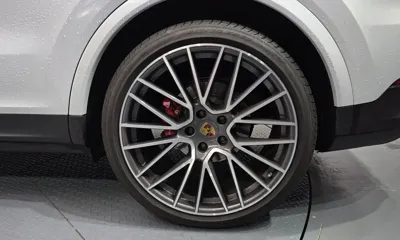 Porsche Cayenne 2023, 35822 км, за 69641.73 USD - фото 21