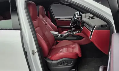 Porsche Cayenne 2023, 35822 км, за 69641.73 USD - фото 26