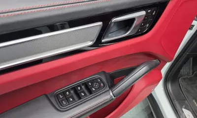 Porsche Cayenne 2023, 35822 км, за 69641.73 USD - фото 27