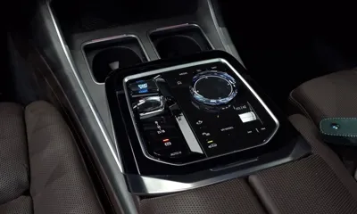 BMW i7 2023, 33590 км, за 78079.41 USD - фото 9