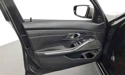 BMW 3-Series 2021, 122295 км, за 16245.2 USD - фото 24