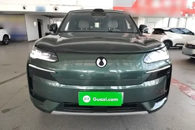 Denza N9 2025, 18500 км, за 45140 USD