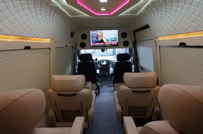 Mercedes-Benz Sprinter 2018, 61589 км, за 47231.3 USD - фото 19