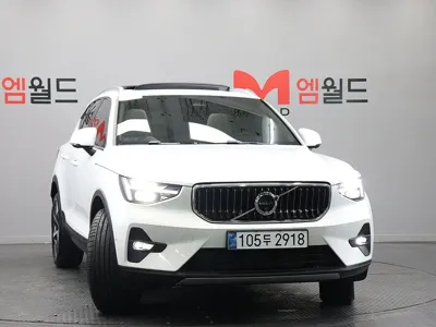 Volvo XC40 2025, 6831 км, за 28423.26 USD