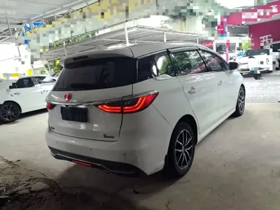 BYD MAX
