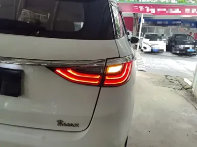 BYD MAX