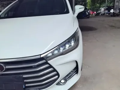 BYD MAX