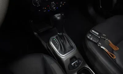 Jeep Renegade 2019, 38409 км, за 10174.61 USD - фото 9