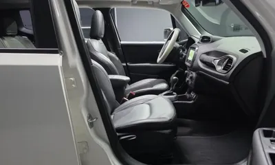 Jeep Renegade 2019, 38409 км, за 10174.61 USD - фото 10