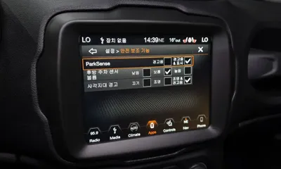 Jeep Renegade 2019, 38409 км, за 10174.61 USD - фото 16