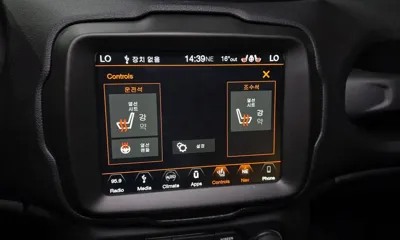 Jeep Renegade 2019, 38409 км, за 10174.61 USD - фото 17