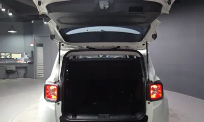 Jeep Renegade 2019, 38409 км, за 10174.61 USD - фото 20