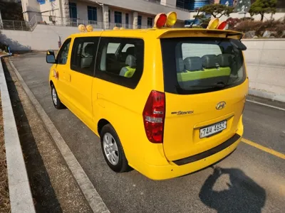 Hyundai Starex 2016, 206298 км, за 6370.67 USD
