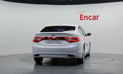 Hyundai Grandeur 2012, 131239 км, за 3245.03 USD