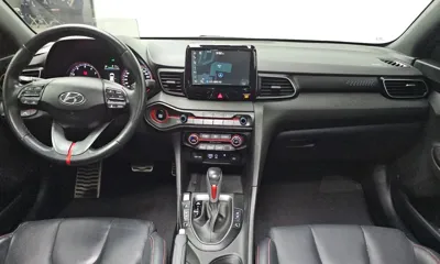 Hyundai Veloster 2018, 82418 км, за 8336.62 USD - фото 7