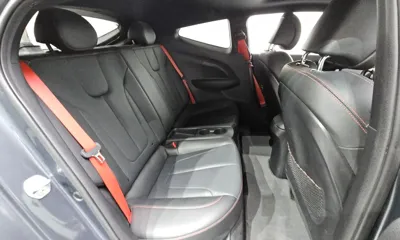 Hyundai Veloster 2018, 82418 км, за 8336.62 USD - фото 12