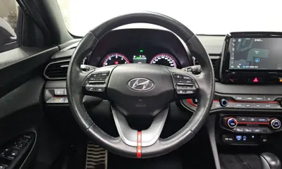 Hyundai Veloster 2018, 82418 км, за 8336.62 USD - фото 13