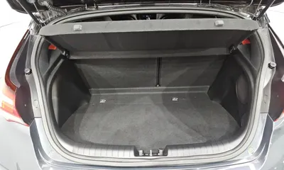 Hyundai Veloster 2018, 82418 км, за 8336.62 USD - фото 20