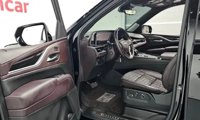 Cadillac Escalade 2023, 23903 км, за 69932.41 USD - фото 10