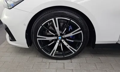 BMW 5-Series 2024, 32425 км, за 65140.1 USD