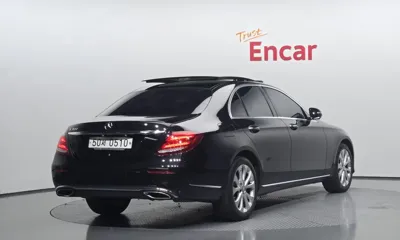 Mercedes-Benz E-Class 2017, 127017 км, за 12800.32 USD