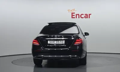 Mercedes-Benz E-Class 2017, 127017 км, за 12800.32 USD