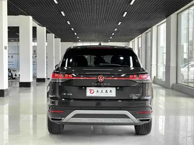 Volkswagen Tayron 2023, 27700 км, за 26381.43 USD
