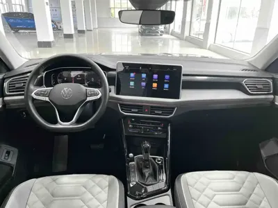 Volkswagen Tayron 2023, 27700 км, за 26381.43 USD - фото 9