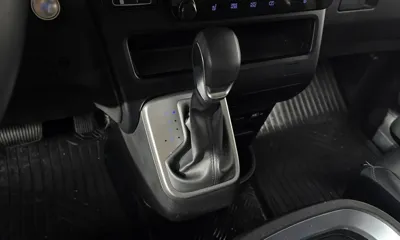 Hyundai Staria 2024, 94418 км, за 16082.45 USD - фото 9