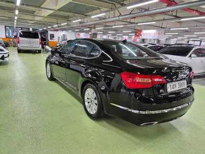 Kia K7 2012, 180000 км, за 2582.78 USD