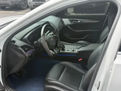 Cadillac CT5 2020, 66000 км, за 9681.98 USD