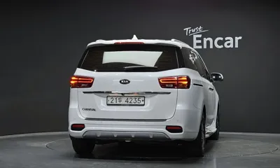 Kia Canival 2019, 193619 км, за 5993.49 USD