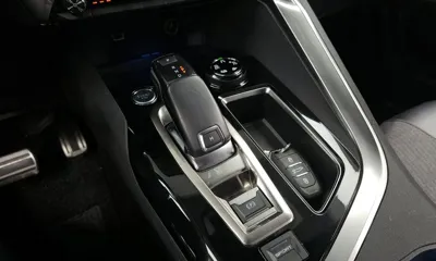 Peugeot 5008 2019, 82206 км, за 10246.97 USD - фото 9
