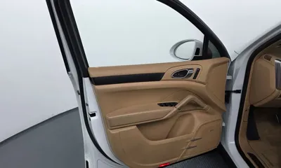 Porsche Cayenne 2017, 120256 км, за 24679.29 USD - фото 24