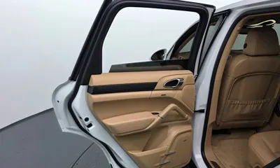 Porsche Cayenne 2017, 120256 км, за 24679.29 USD - фото 25
