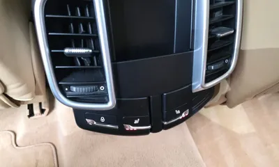 Porsche Cayenne 2017, 120256 км, за 24679.29 USD - фото 31