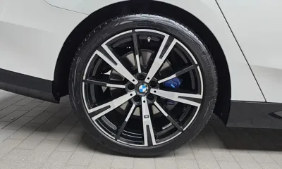 BMW 5-Series 2024, 12434 км, за 52093.49 USD
