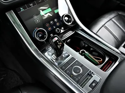 Land Rover Range Rover Sport 2018, 93267 км, за 27145.67 USD - фото 9