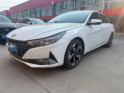 Hyundai Elantra · 2021 год