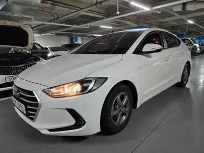 Hyundai Avante 2016, 85310 км, за 5185.77 USD