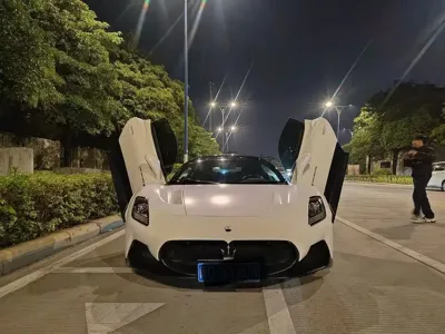 Maserati MC20 2023, 30000 км, за 196876.7 USD