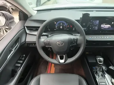 Toyota Camry 2024, 33900 км, за 17245.1 USD - фото 11