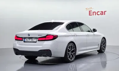 BMW 5-Series 2022, 39734 км, за 27898.12 USD