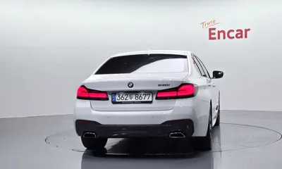 BMW 5-Series 2022, 39734 км, за 27898.12 USD